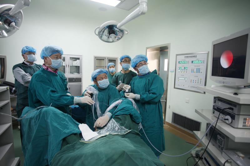 钬激光+输尿管软管镜手术1.jpg 钬激光+输尿管软管镜手术1.jpg